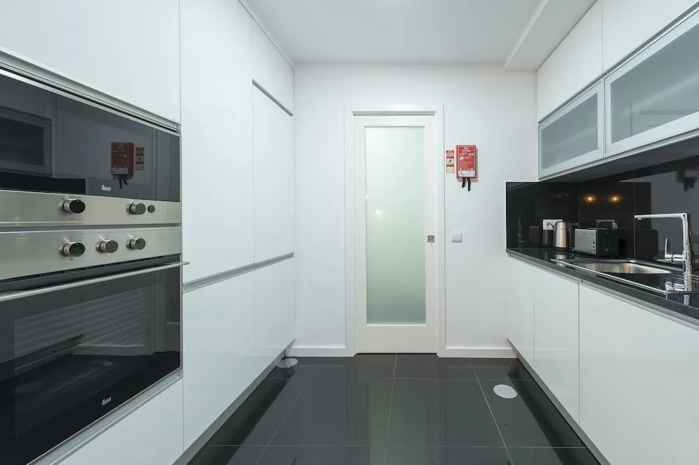 Bruno's Downtown Apartment