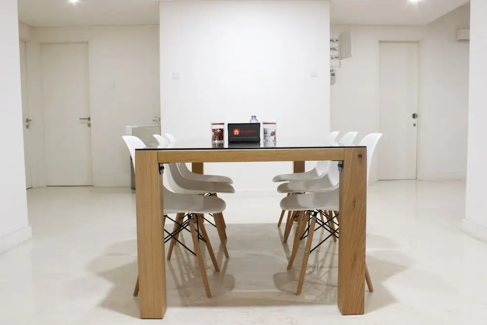 Homey 4Br Apartment at Landmark Residence