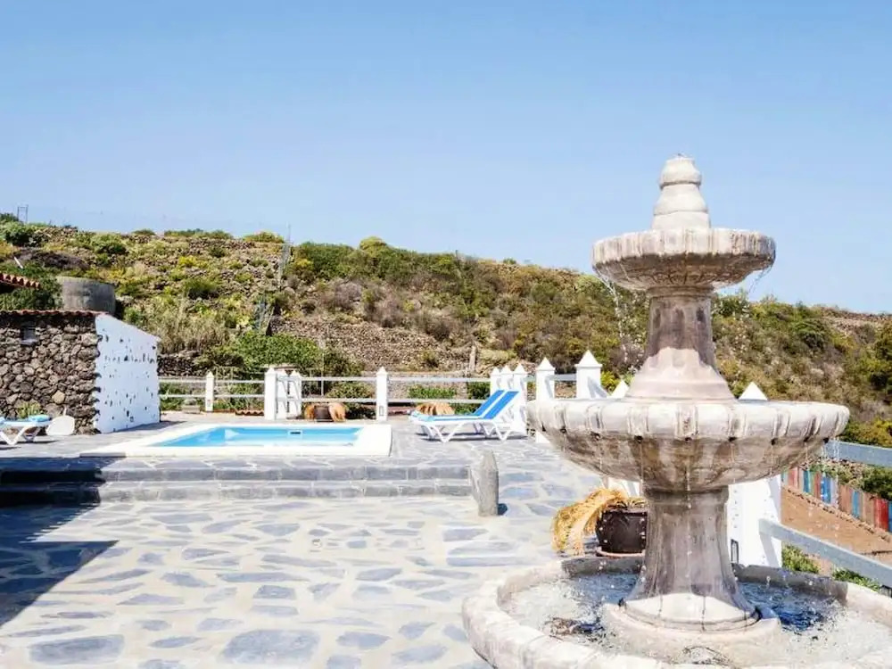 Villa with 2 Bedrooms in Icod de Los Vinos, with Private Pool, Furnished Terrace And Wifi - 200 M From the Beach