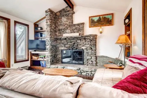 Cedar Rock Chalet