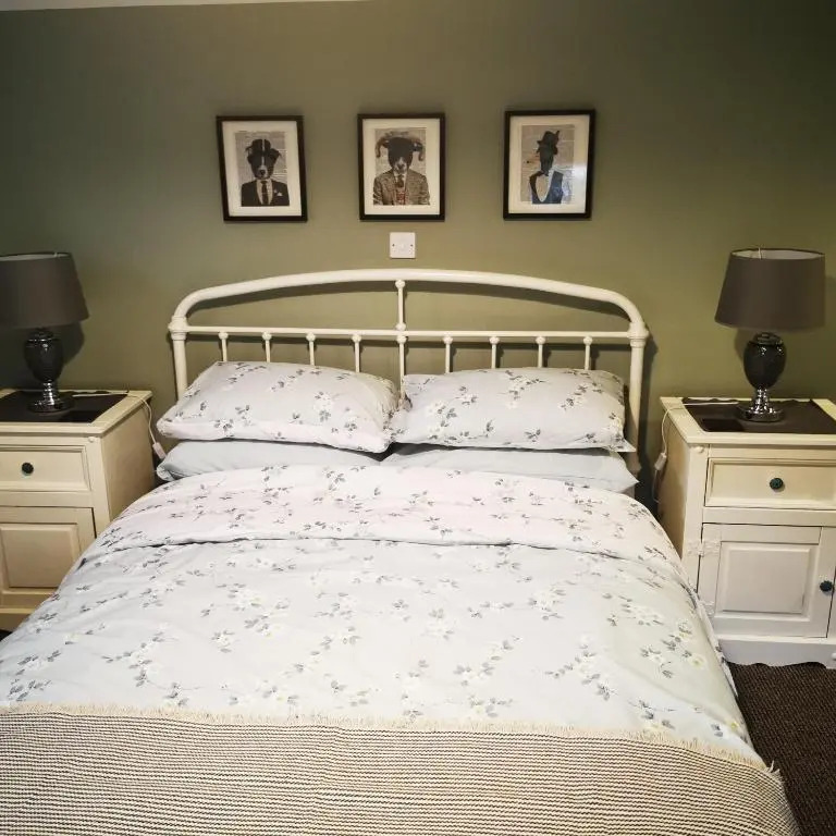 Rooms by the River at Glan Aber