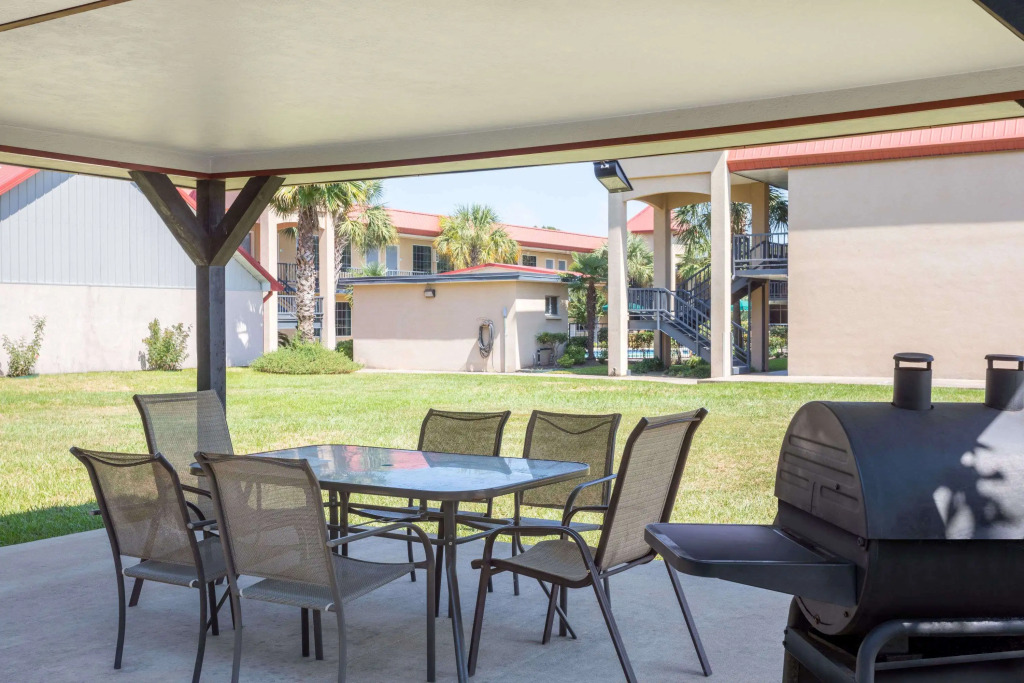 Days Inn by Wyndham Leesville