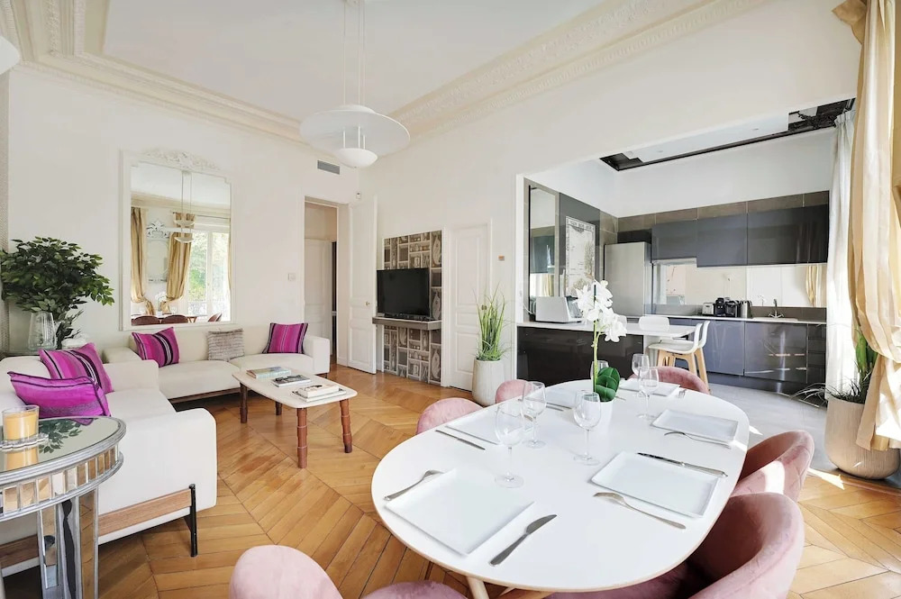 Charming 2br/4p - Georges V / Champs-elysees