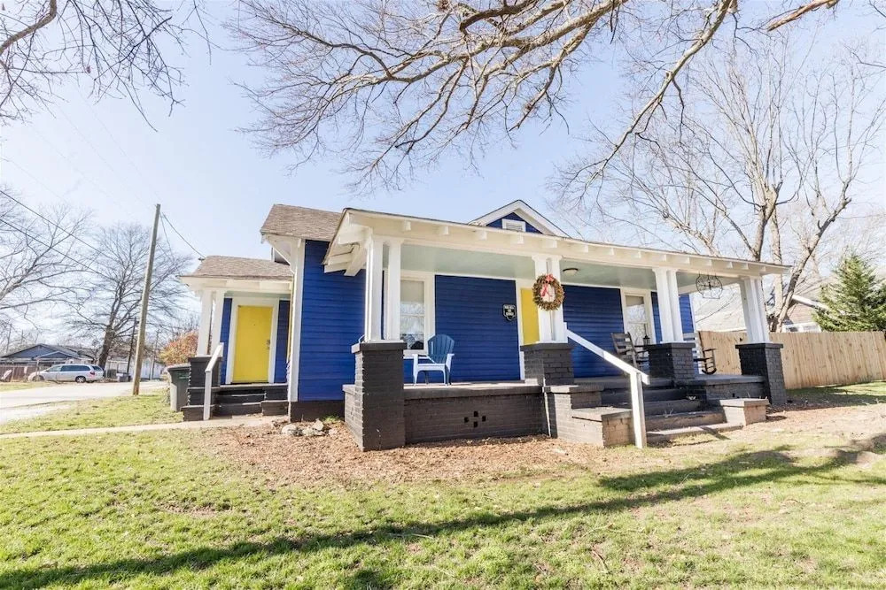 Virginia Ave, 203