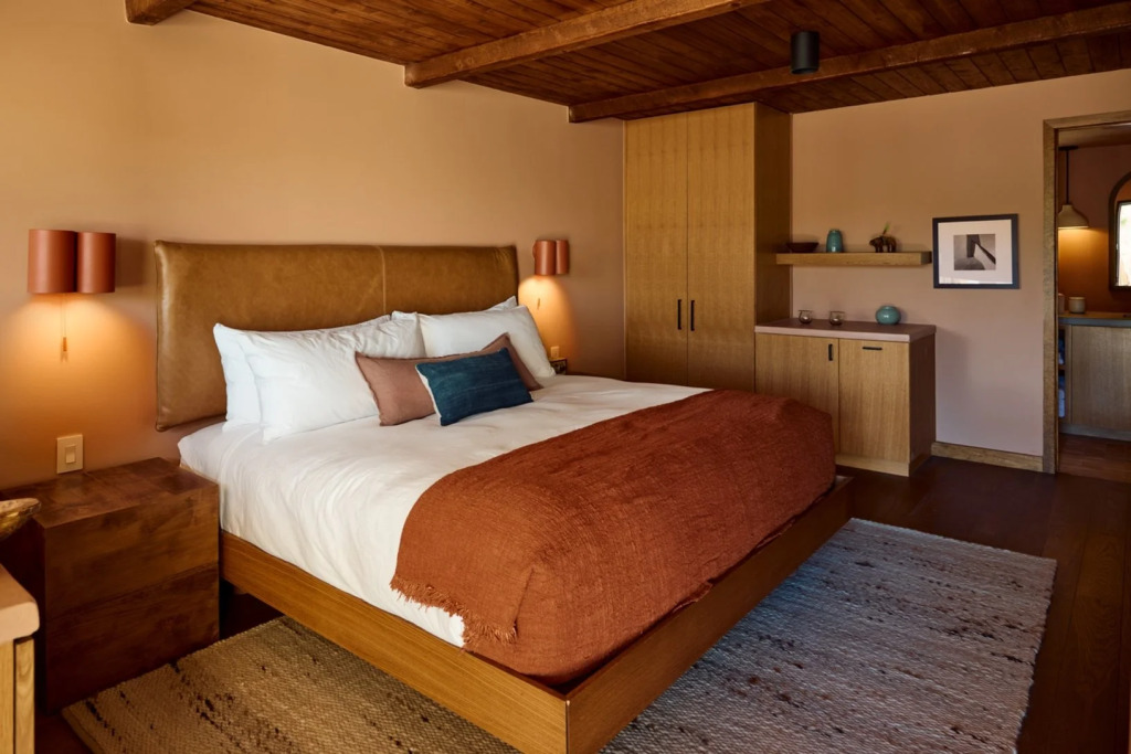 Indian Hills Inn, Taos Plaza