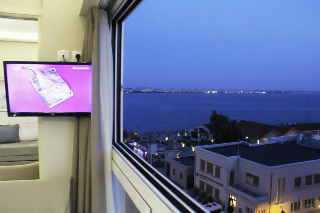Waterfront Luxury Sea View Apartment