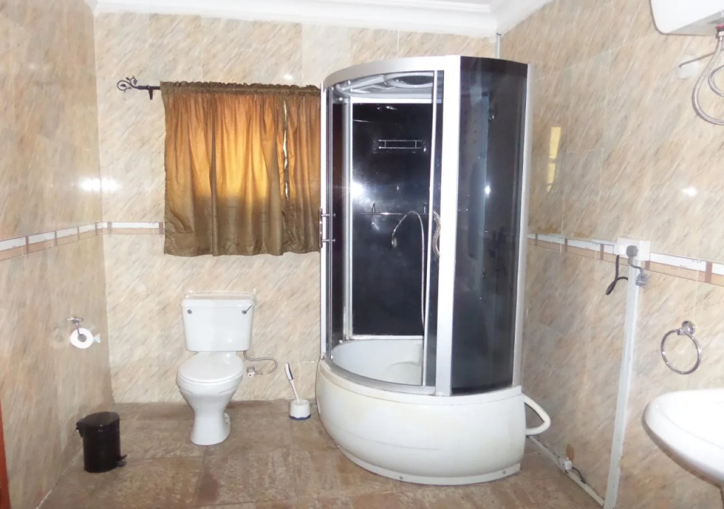 Adna Hotel