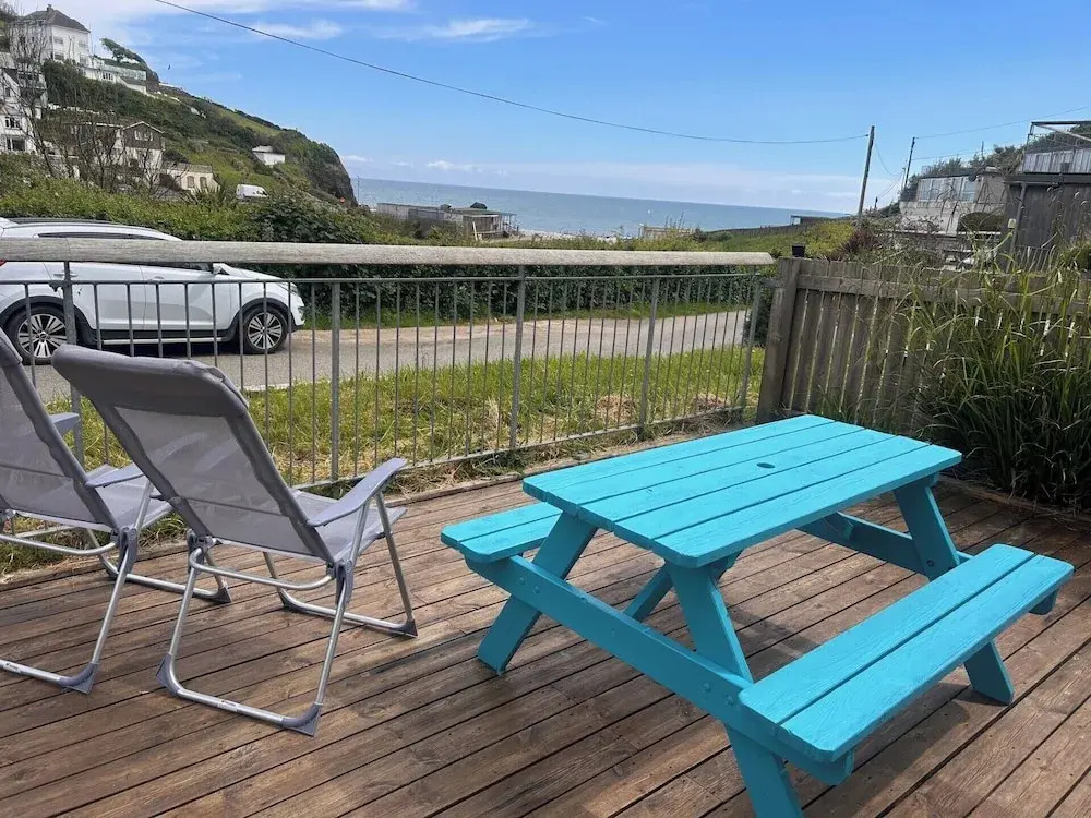 Sea View - 1min to Beach - Dog Friendly - 4 Guests