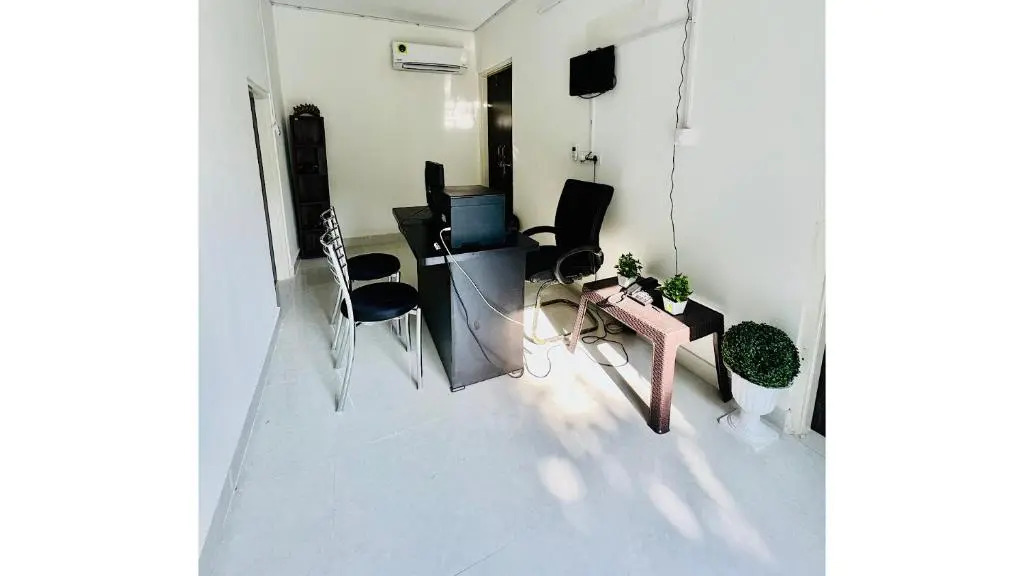 Hostel ivory