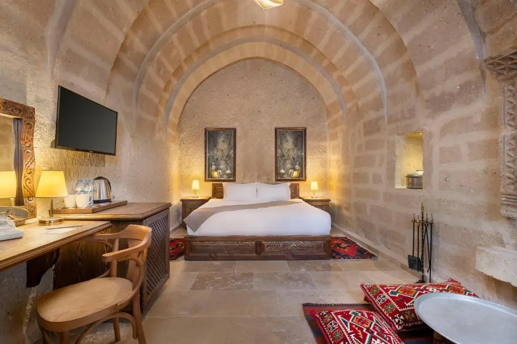 Cappa Via Cave Hotel