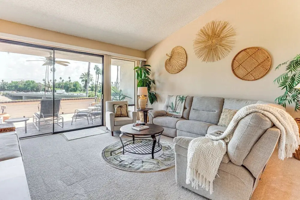 1 Mi to Shops on El Paseo: Condo w/ Pool Access!