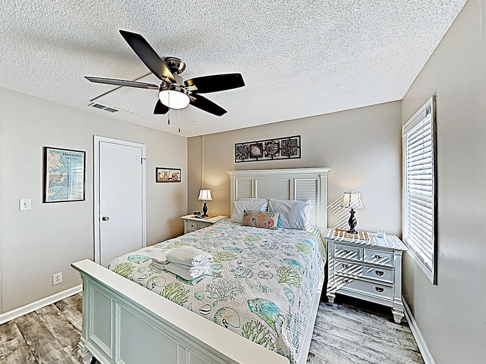 New Listing! Seawalk Condo W/ Pool, Near Beach Condo