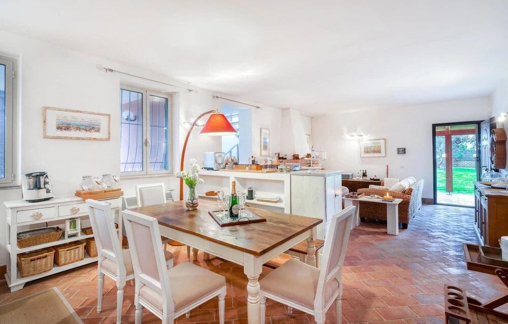 Stunning Home In Montalto Di Castro