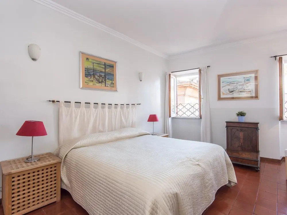 RSH Giulia Large Piazza Navona Apartment