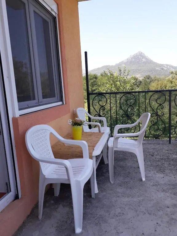 Apartment Čari