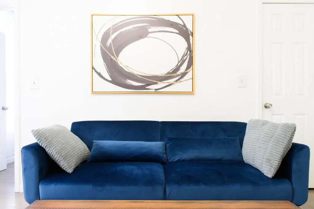 428-2e Newly Furnished 2BR Prime Midtown Sleeps 5