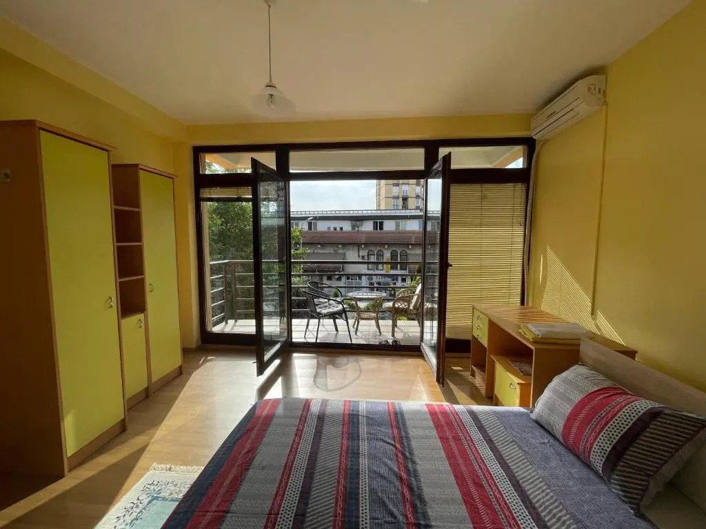 Huge Apartment with a Garden in the City Center