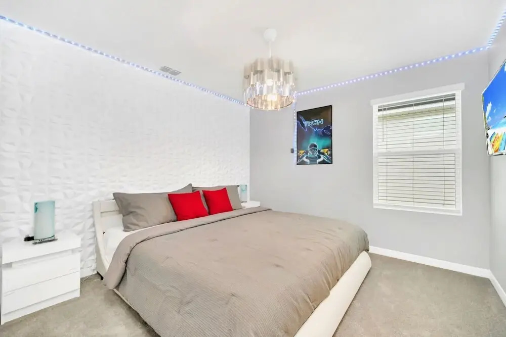 8BR Home Near Disney w Pool Hot Tub Games