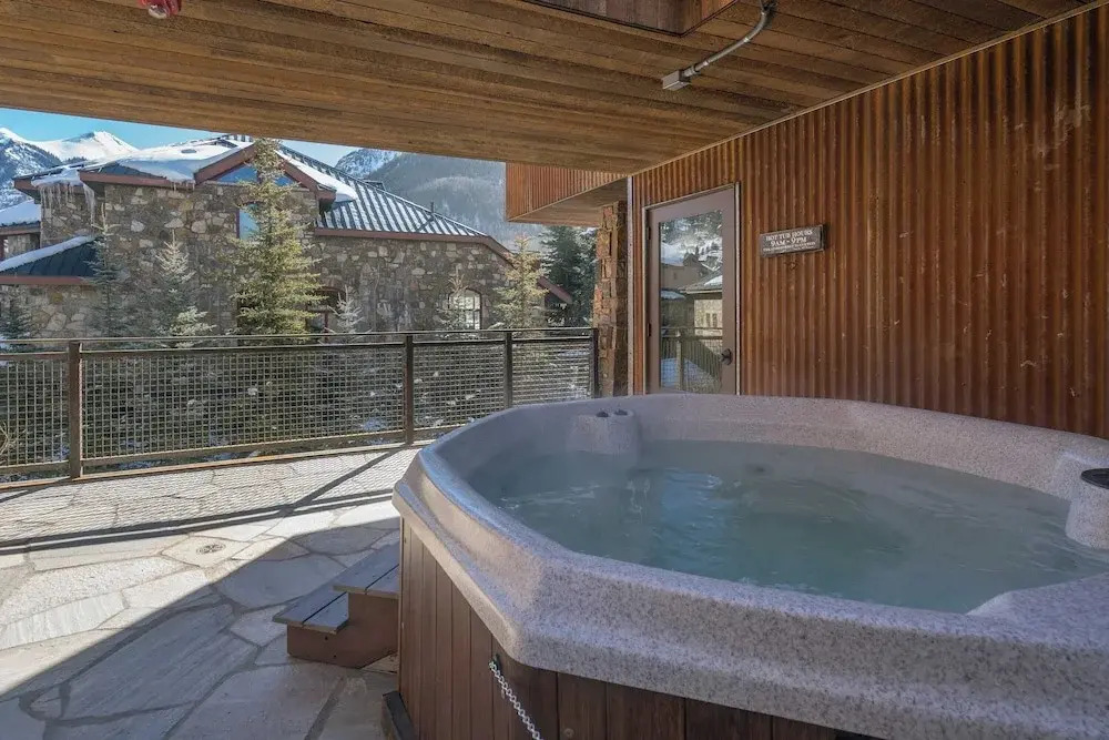 Ghostriders 5 by Avantstay 2 Bedroom Condo Near Main Street, Hiking & Skiing STR Permit #3571