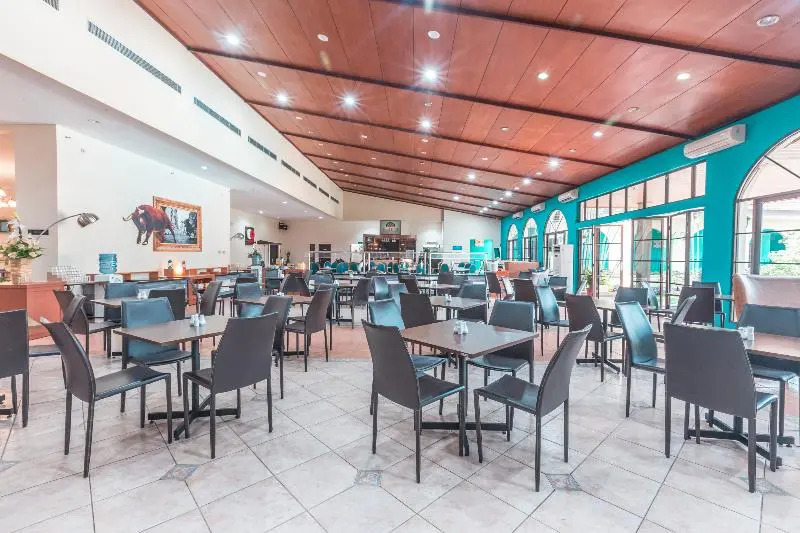 Capital O 1662 Ole Suites Hotel