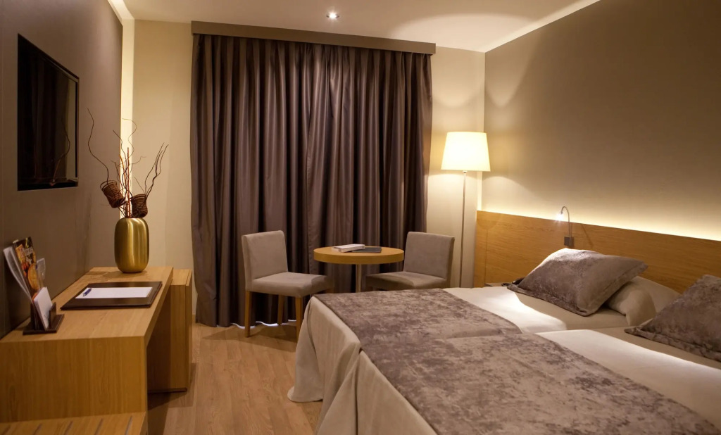 M.A. Hotel Sevilla Congresos