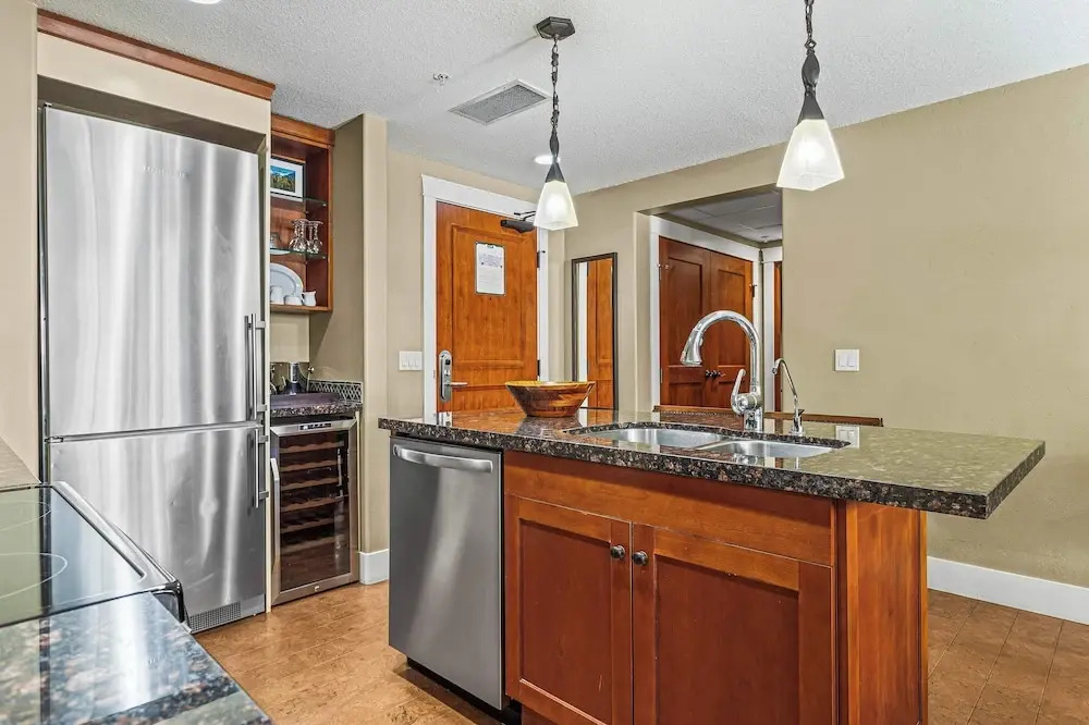 2 Bedroom Condo .Pool .Hot Tub .Gym .Spa