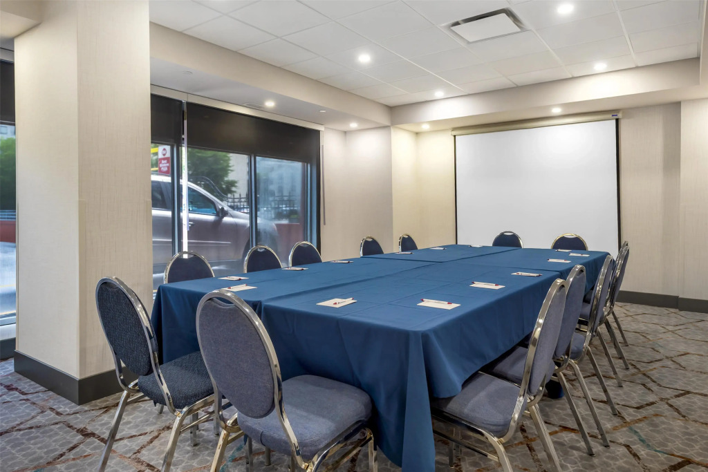 Best Western Plus Suites Downtown Calgary