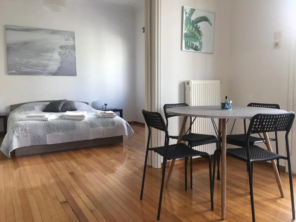 Central 5 Room Apartment