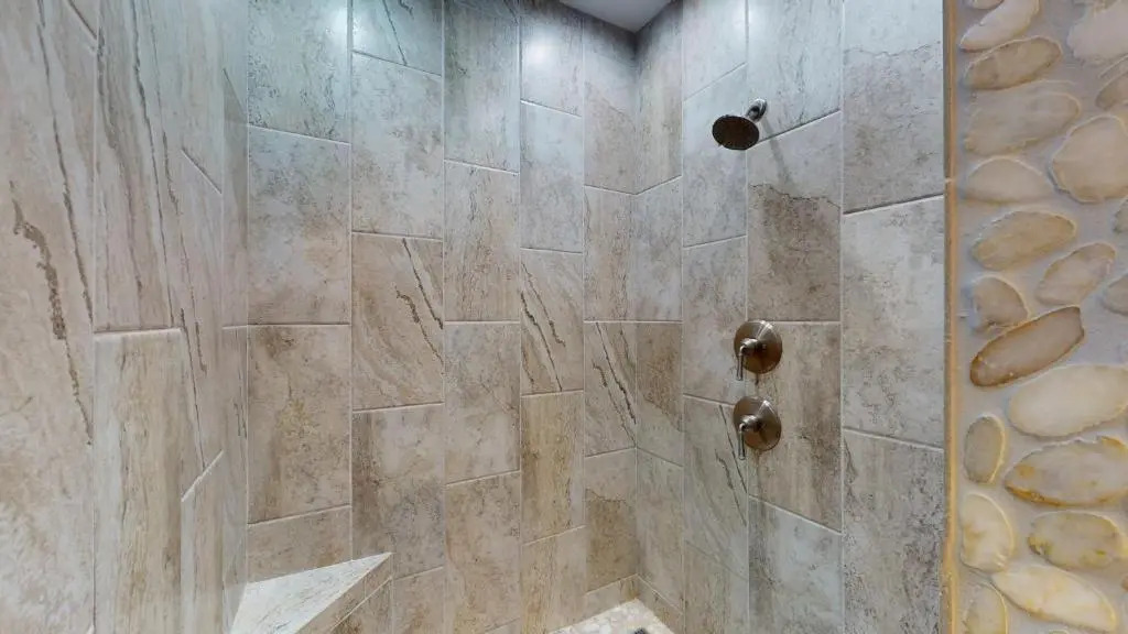 CDR109 Salt Therapy 3 bedroom 3 bath Newly Remodeled, BEACH home with Shared POOL