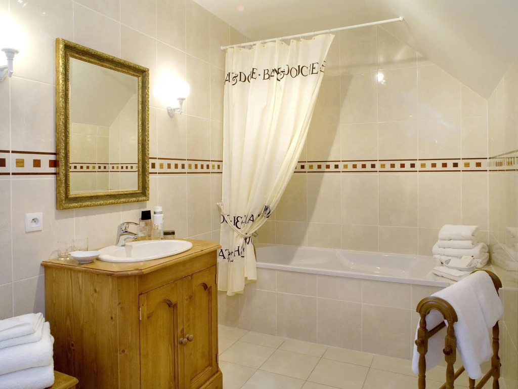 Le Fleuray Hotel & Restaurant
