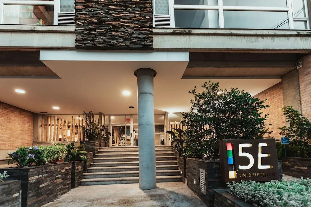 Hotel 5 Elementos Corferias by HBP
