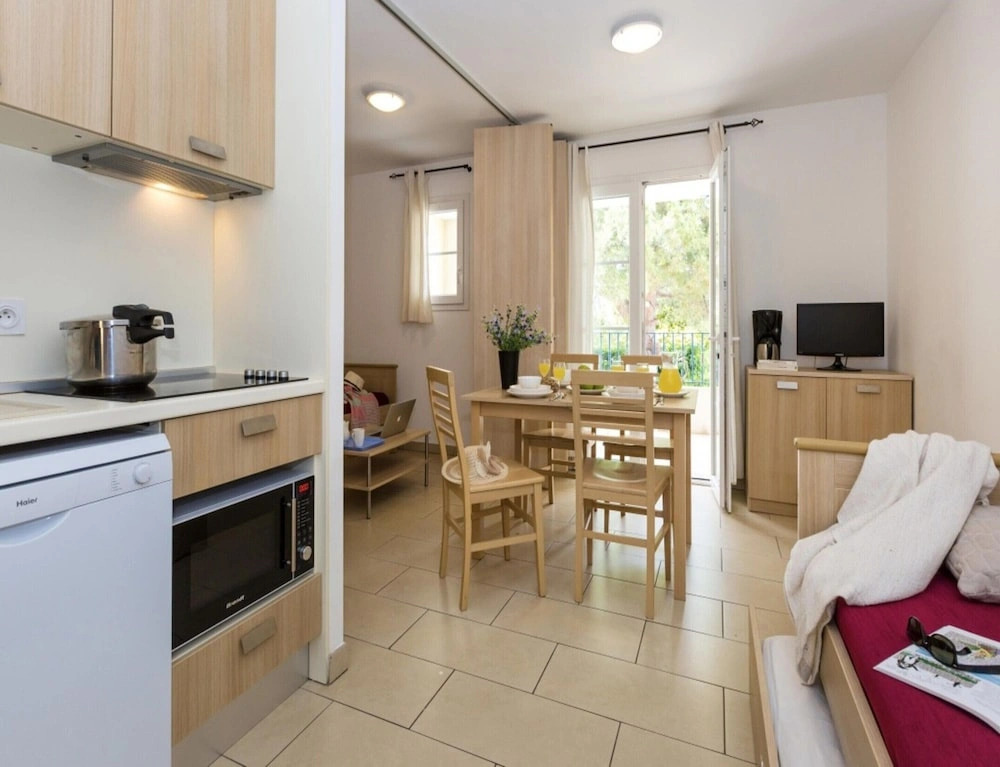 Solenzara Holiday Home With Garage