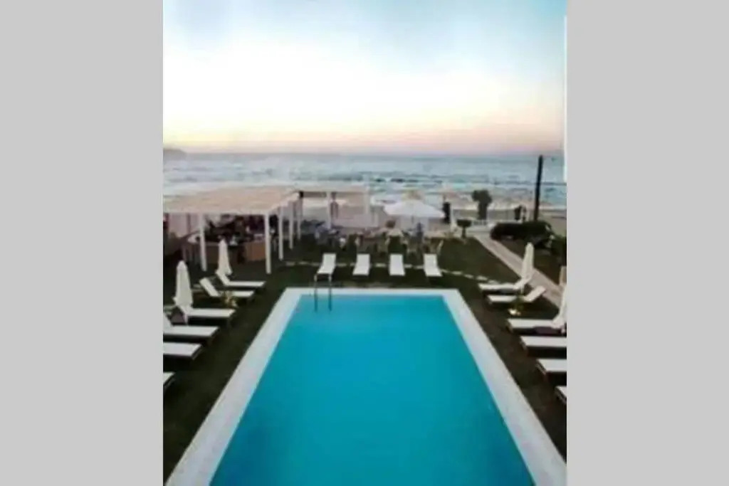 Havana 1 Sea and Pool Apartment