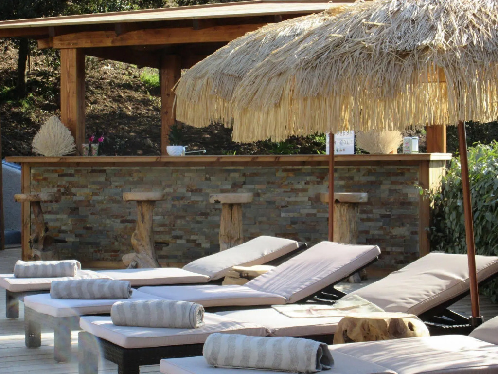 Villa Tricoli B&B avec Piscine