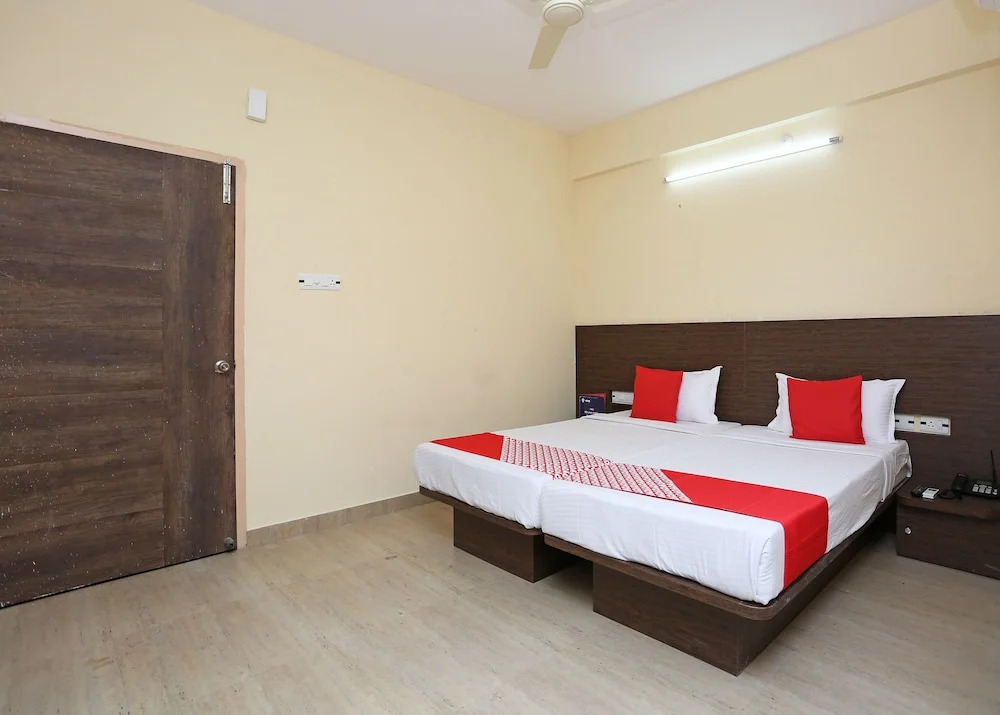 OYO 11343 Hotel Sai International