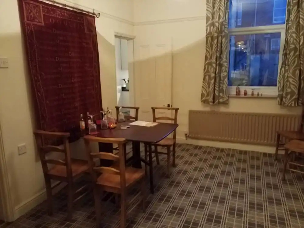 House - Sleeps 4 - Pets Ok - Parking - Garden