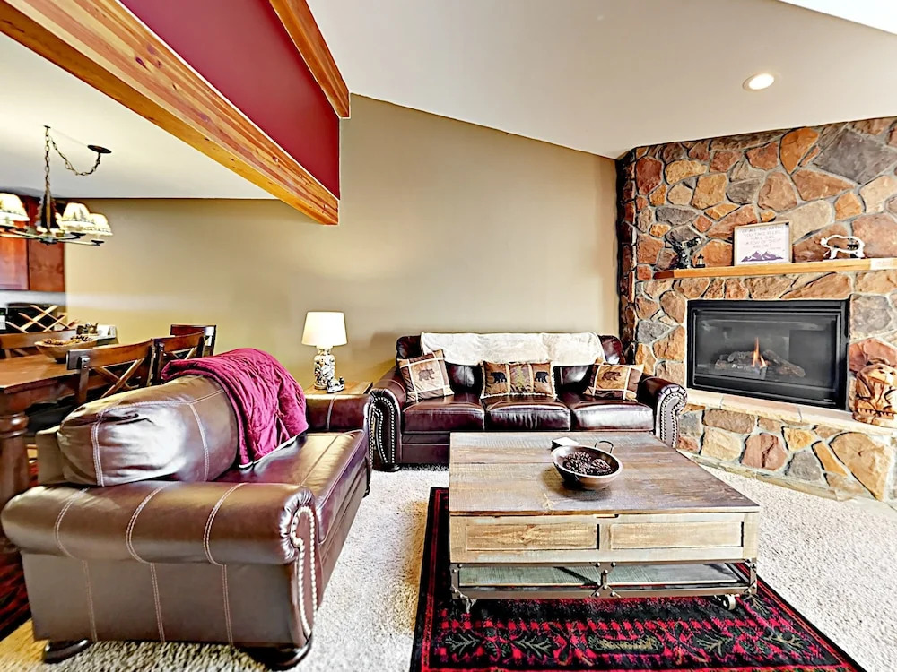 Amazing Walkable Locale Condo Unit 313 1 Bedroom 1 Bathroom Condo