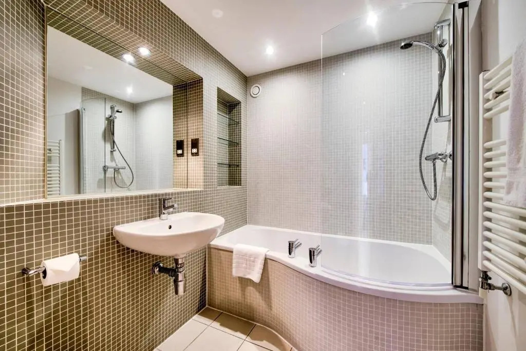 ALTIDO Alluring 3BR apt near the centre with parking