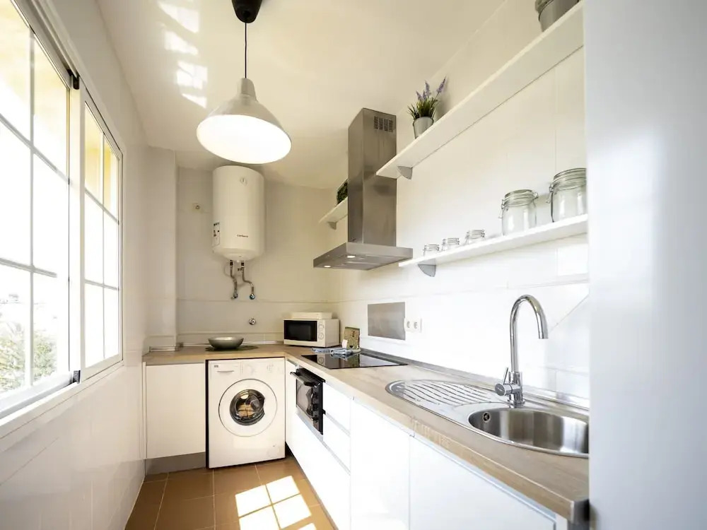 Cosy Apartment With Shared Pool