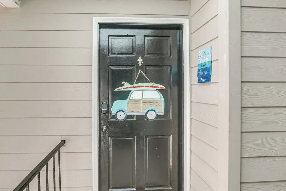 Condo w/ Amazing Amenities: 1 Mi to Beach!