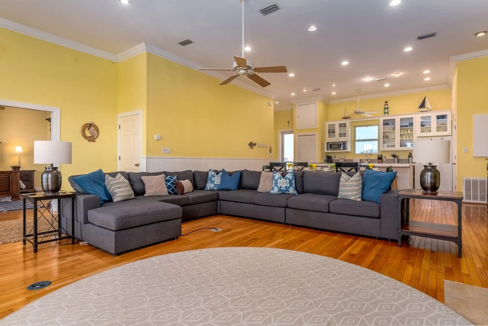 Ricky Mos' Island Oasis - 2628 Bridgeview 4 Bedroom Home by Redawning