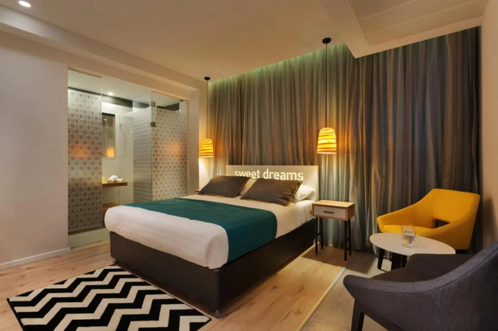 City Hotel