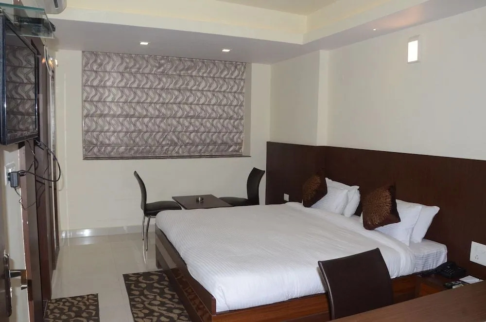 Hotel Mercury Residency