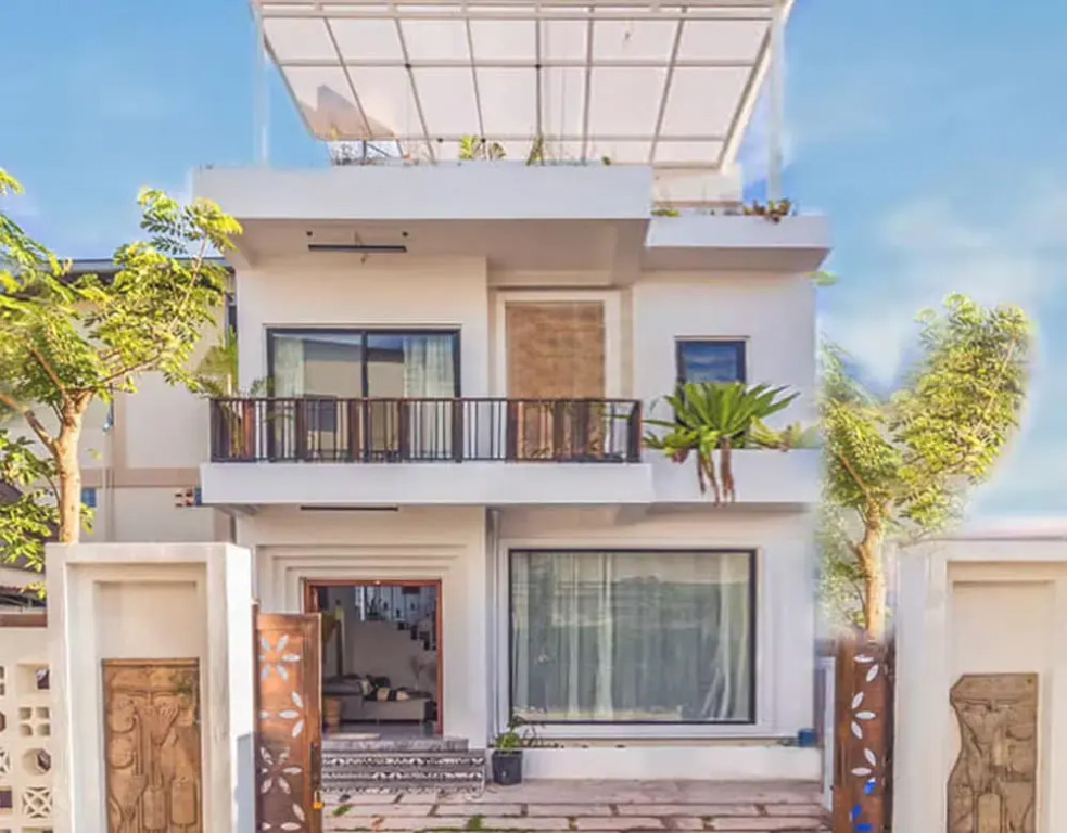 Central Modern Private Villa by La San