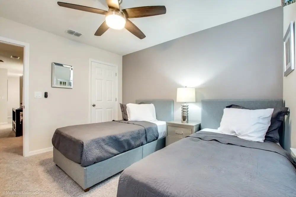 Orlando's Newest Resort Community Town Home 4 Bedroom Townhouse by Redawning