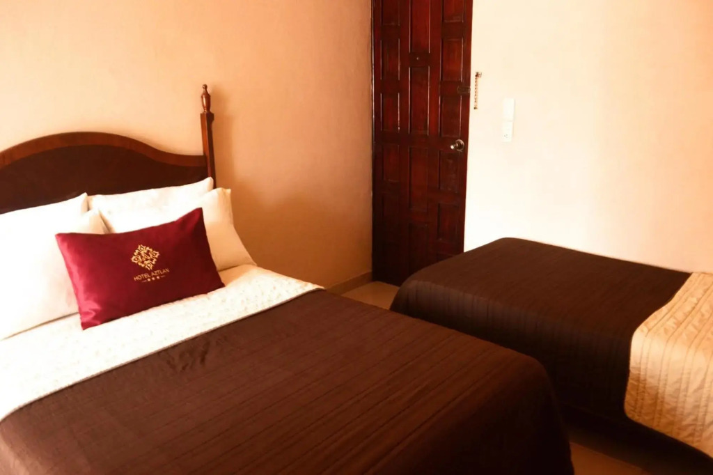 Hotel Aztlan