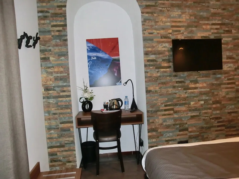 Hotel Sur Le Quai