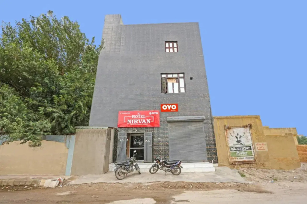 OYO Hotel Nirvan Near Jahangirpuri Metro Station