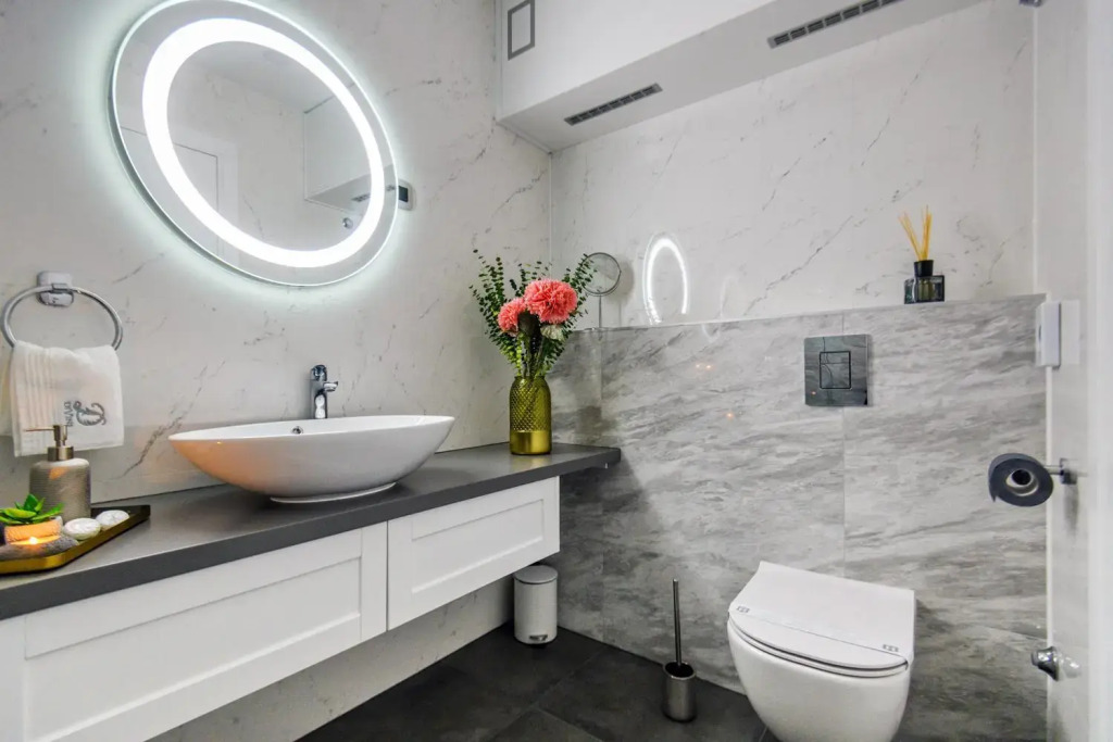 DiVine Luxury Apartment Purple