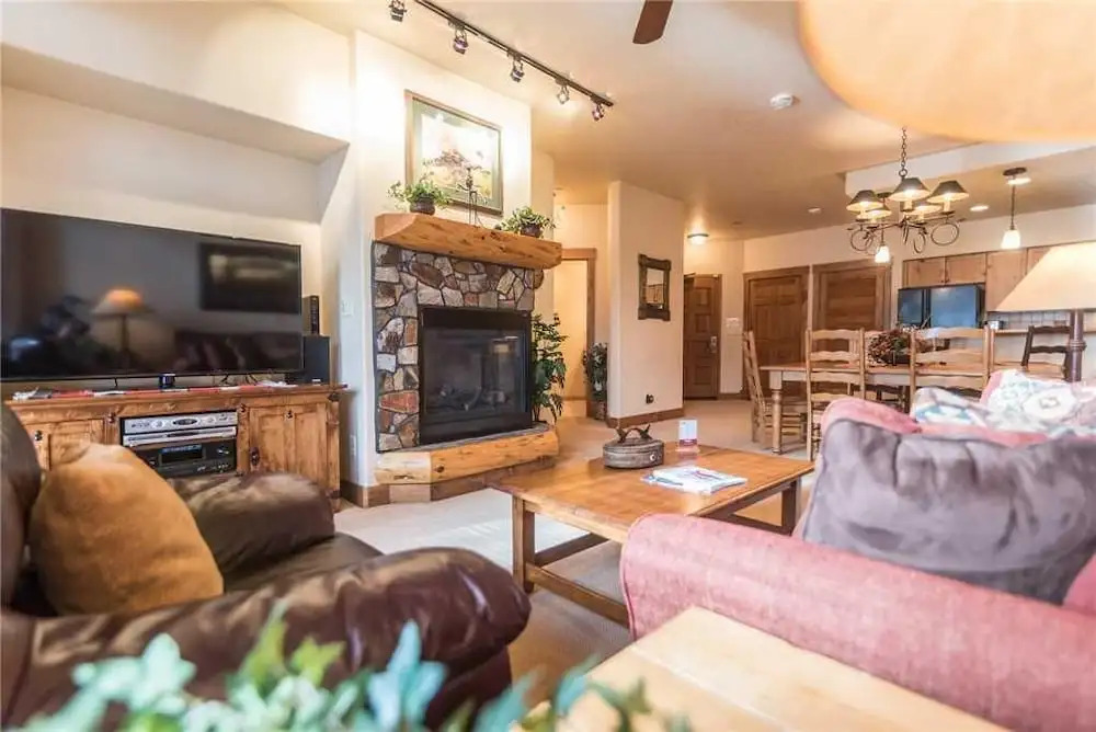 2101 Timberline Lodge, Trappeur's Crossing Apartment 2